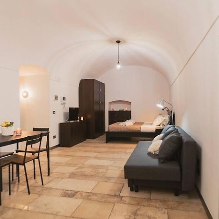 Trani -Suite ❉Marmor - Elegante Casa Storica ❉ Exteriör bild