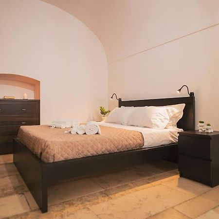 Trani -Suite ❉Marmor - Elegante Casa Storica ❉ Exteriör bild