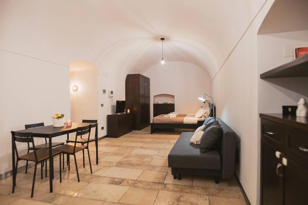 Trani -Suite ❉Marmor - Elegante Casa Storica ❉ Exteriör bild