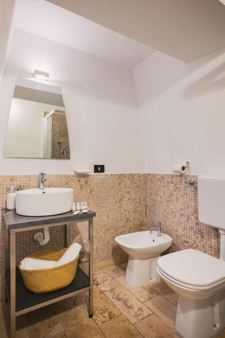 Trani -Suite ❉Marmor - Elegante Casa Storica ❉ Exteriör bild
