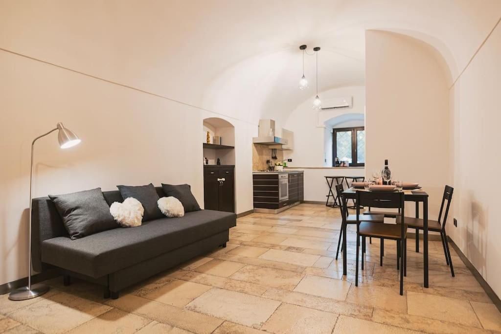 Trani -Suite ❉Marmor - Elegante Casa Storica ❉ Exteriör bild