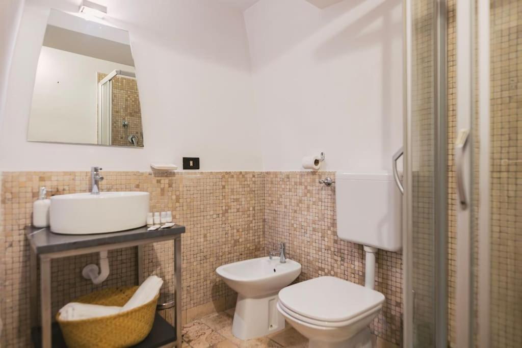Trani -Suite ❉Marmor - Elegante Casa Storica ❉ Exteriör bild