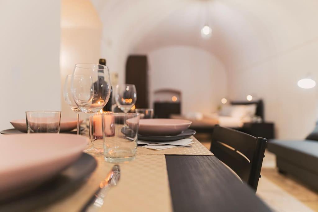 Trani -Suite ❉Marmor - Elegante Casa Storica ❉ Exteriör bild